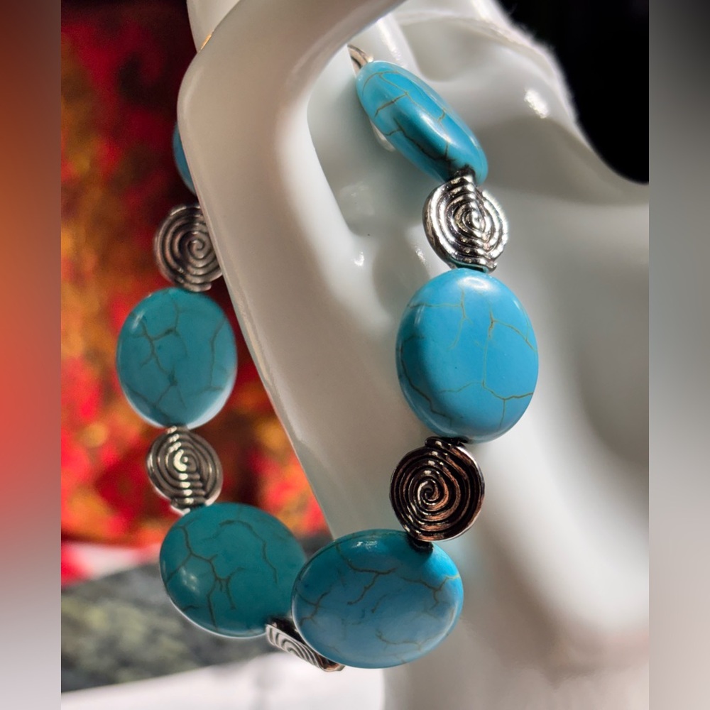 Handmade Turquoise Stretch Bracelet - Picture 3 of 9